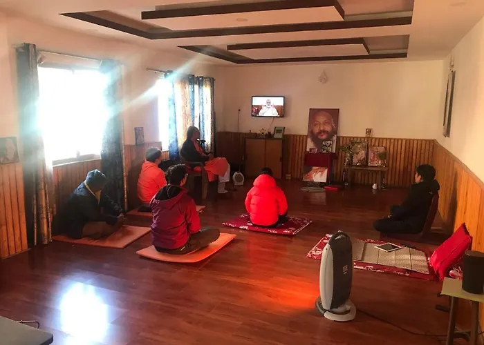 Osho Gaurishankar Meditation Center Séjour chez l'habitant